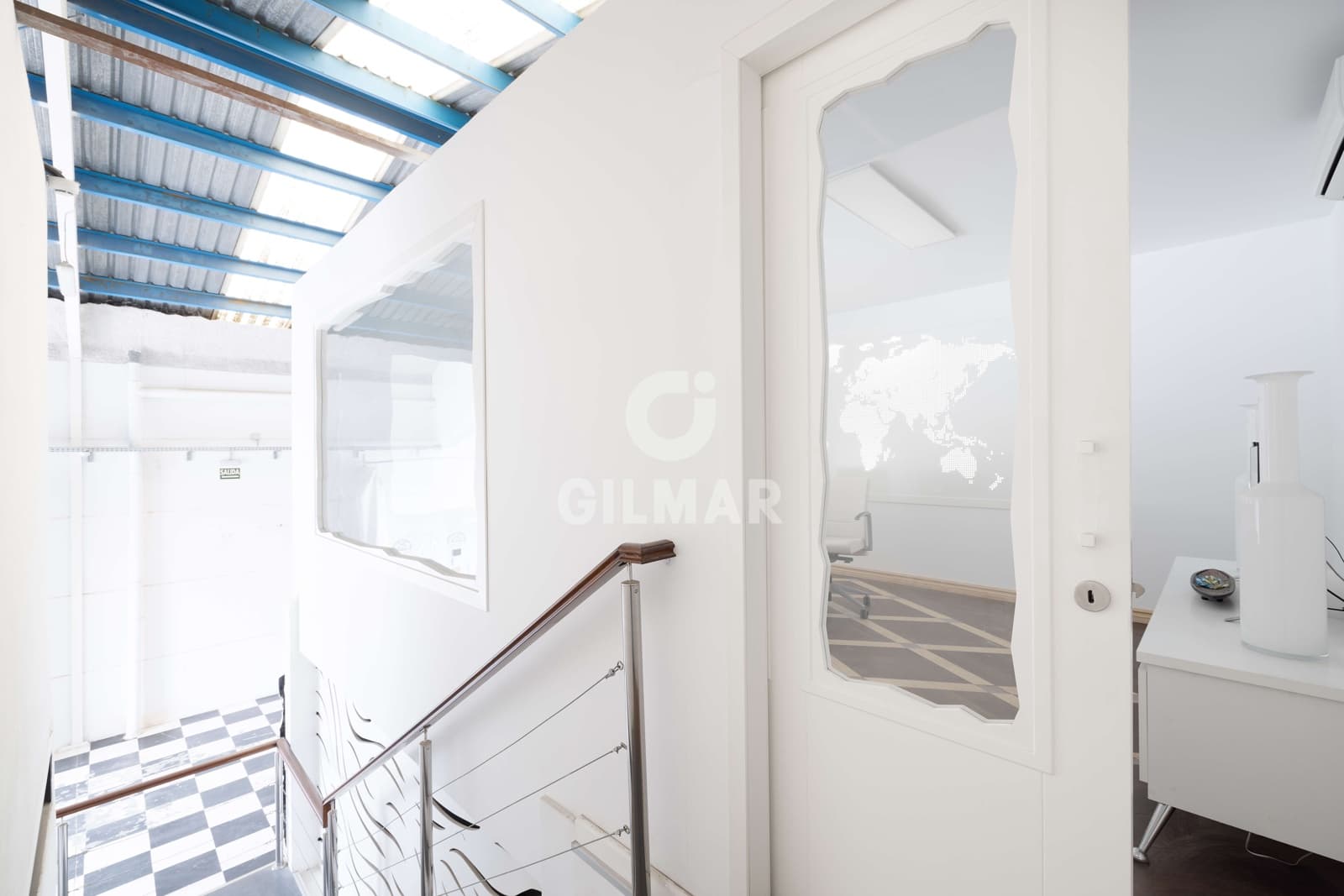 Kommersiell til salgs i Malaga by - € 1 300 000 (Ref: 9219563)