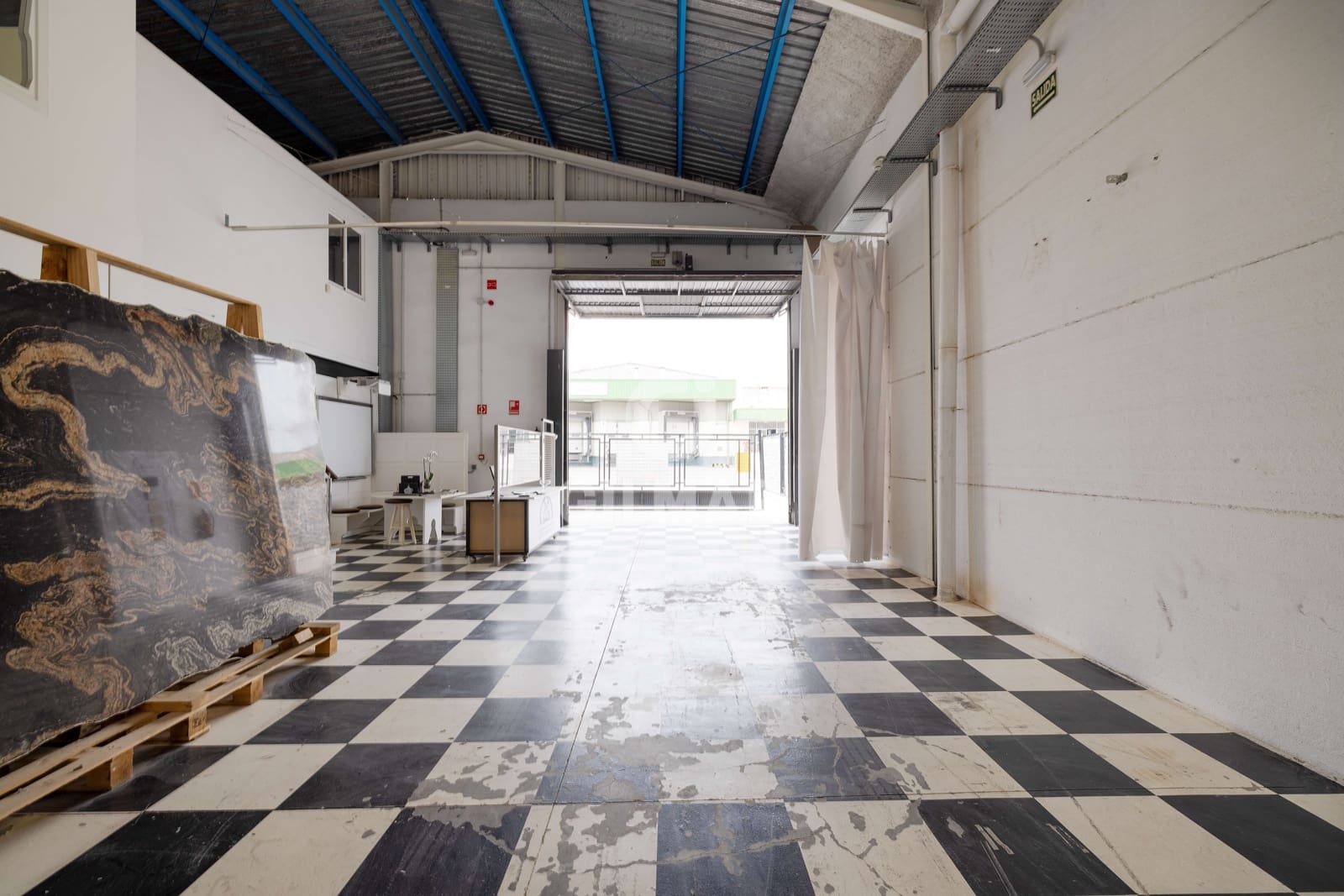 Kommersiell til salgs i Malaga by - € 1 300 000 (Ref: 9219563)