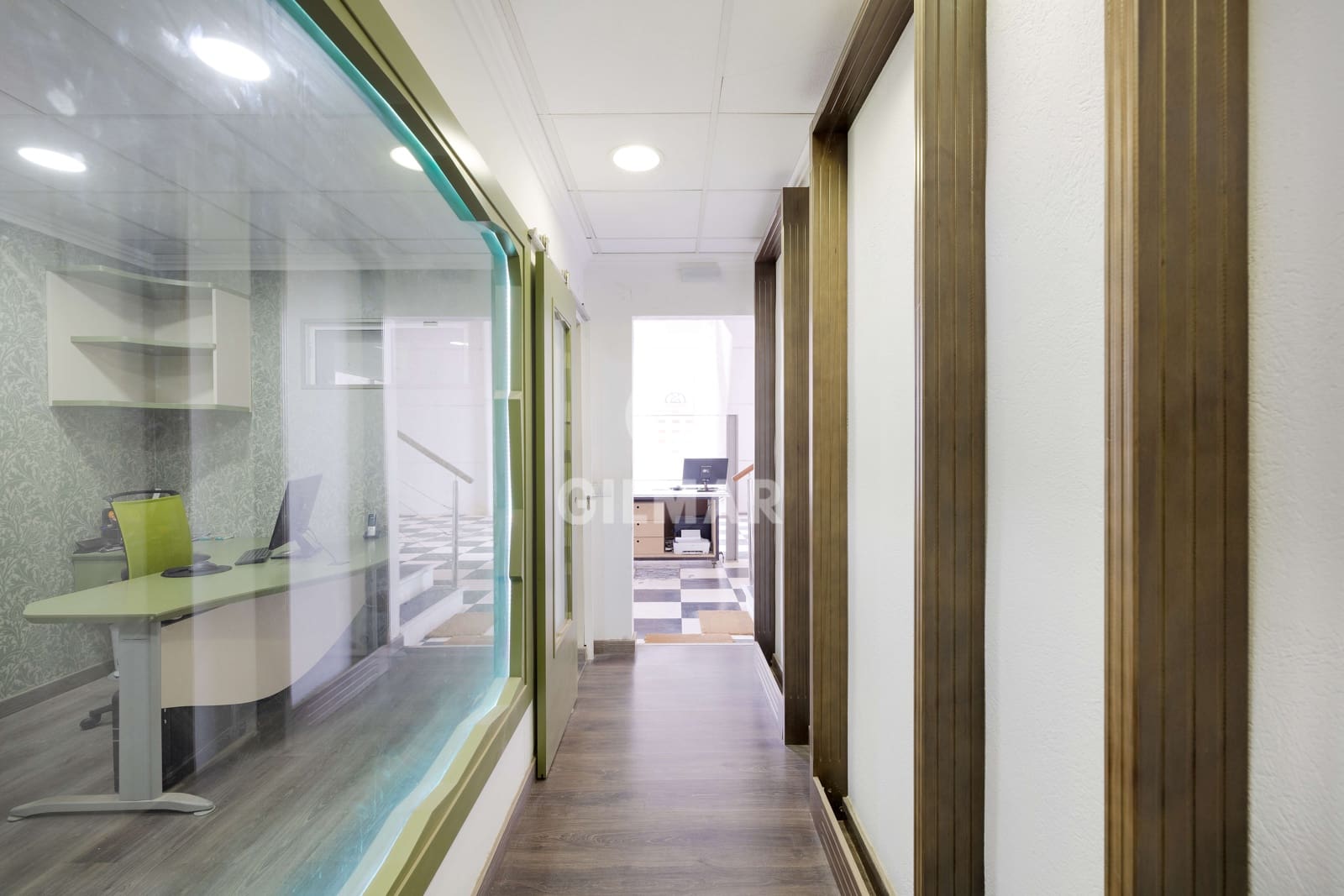 Kommersiell til salgs i Malaga by - € 1 300 000 (Ref: 9219563)