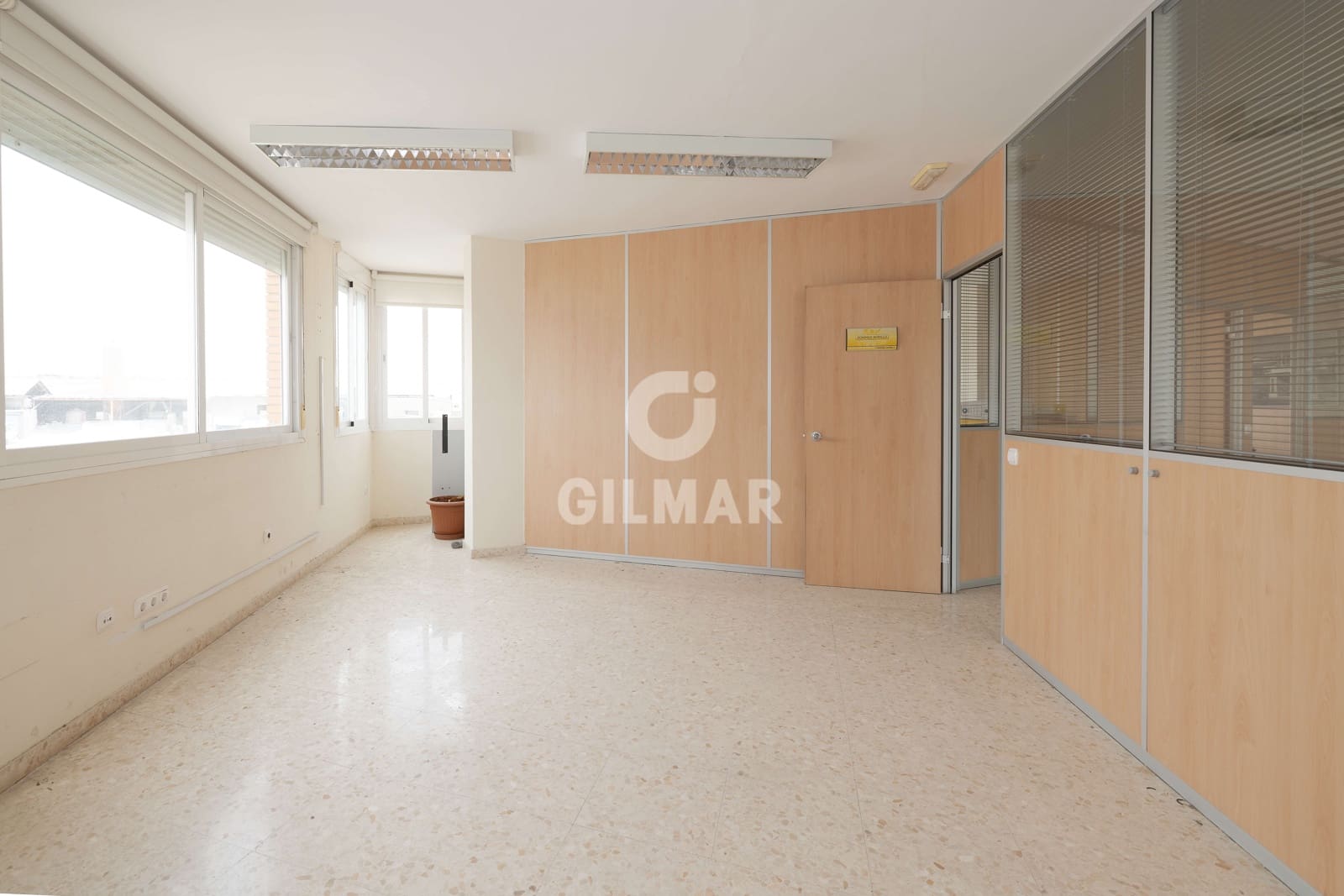Kontor til salg i Malaga by - € 350.000 (Ref: 9219564)