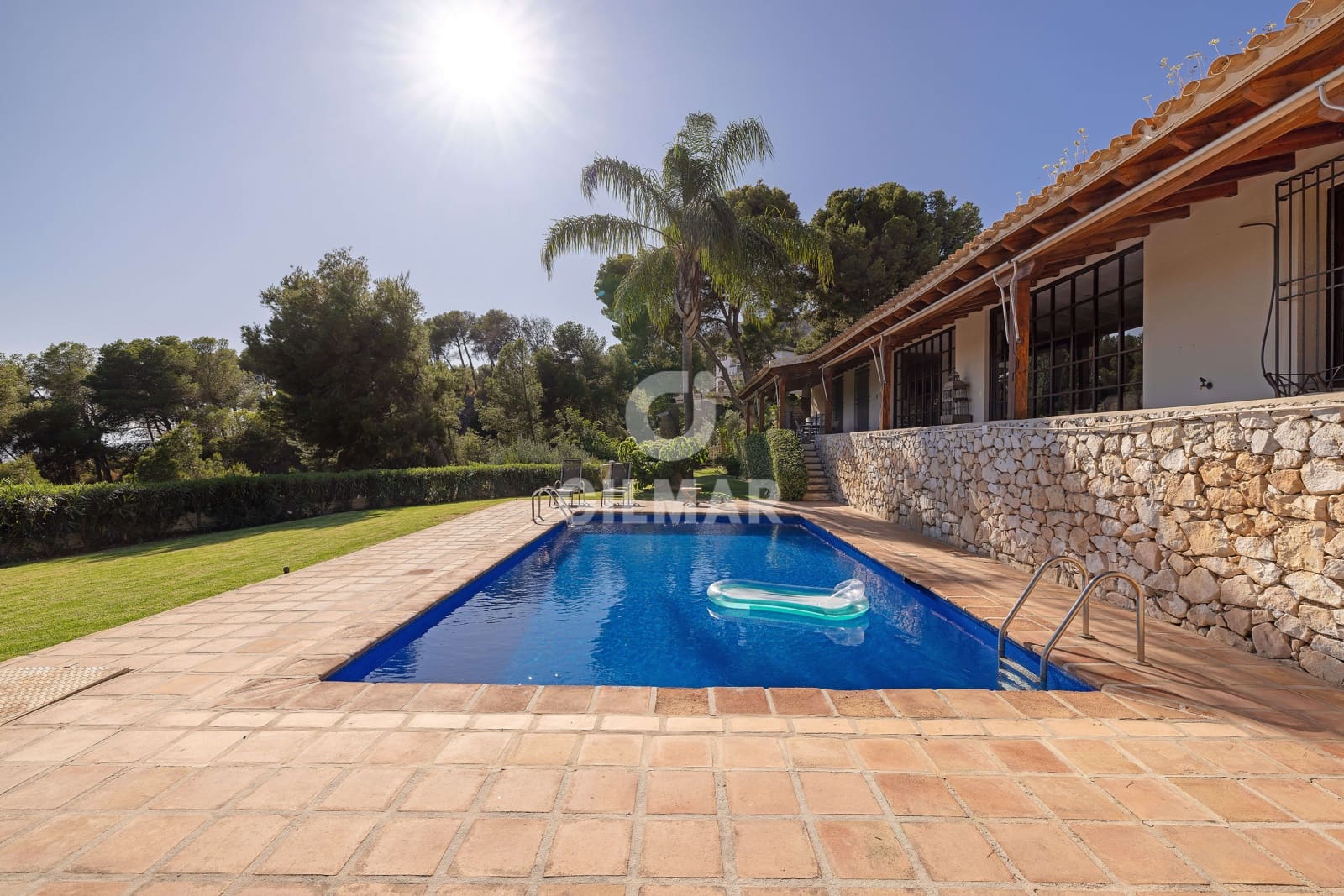 5 soverom Villa til salgs i Malaga by med svømmebasseng garasje - € 1 990 000 (Ref: 9219565)