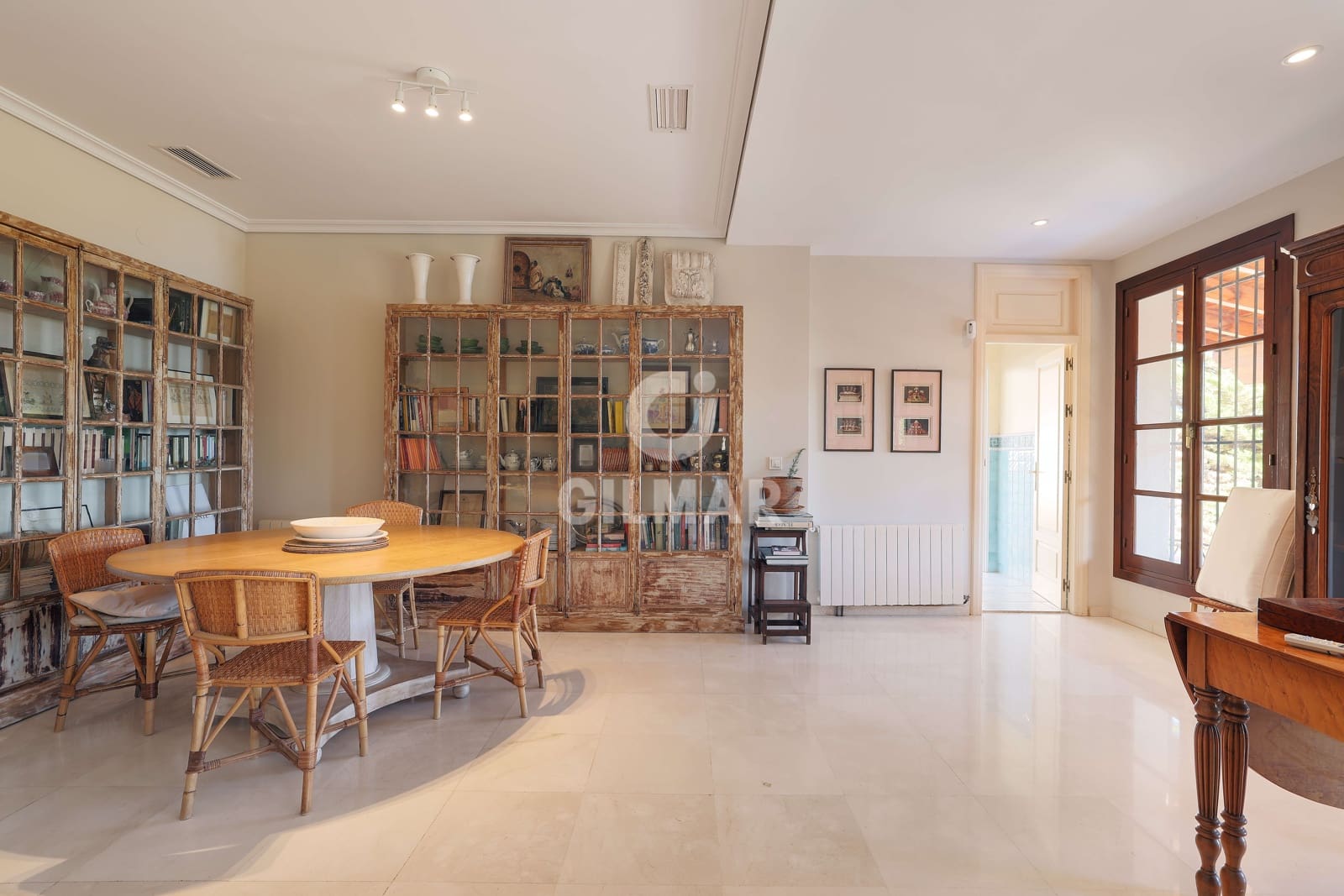 5 soverom Villa til salgs i Malaga by med svømmebasseng garasje - € 1 990 000 (Ref: 9219565)