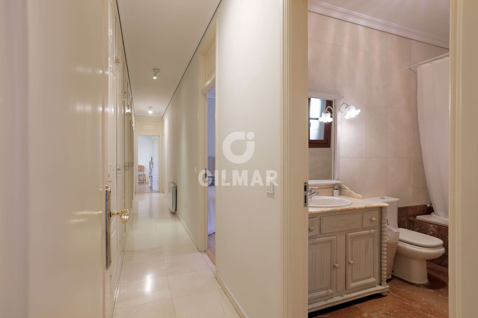 5 soverom Villa til salgs i Malaga by med svømmebasseng garasje - € 1 990 000 (Ref: 9219565)