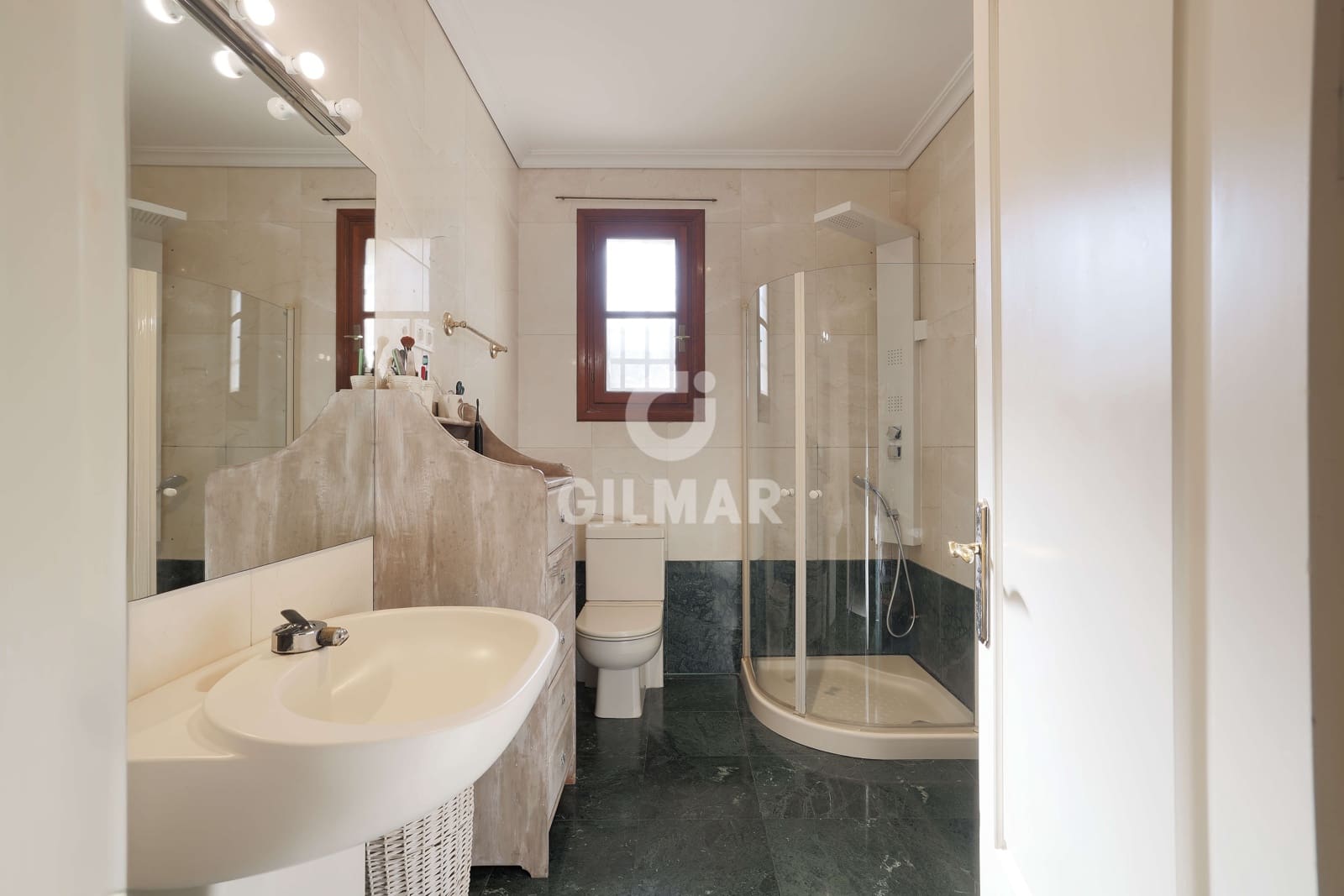 5 soverom Villa til salgs i Malaga by med svømmebasseng garasje - € 1 990 000 (Ref: 9219565)