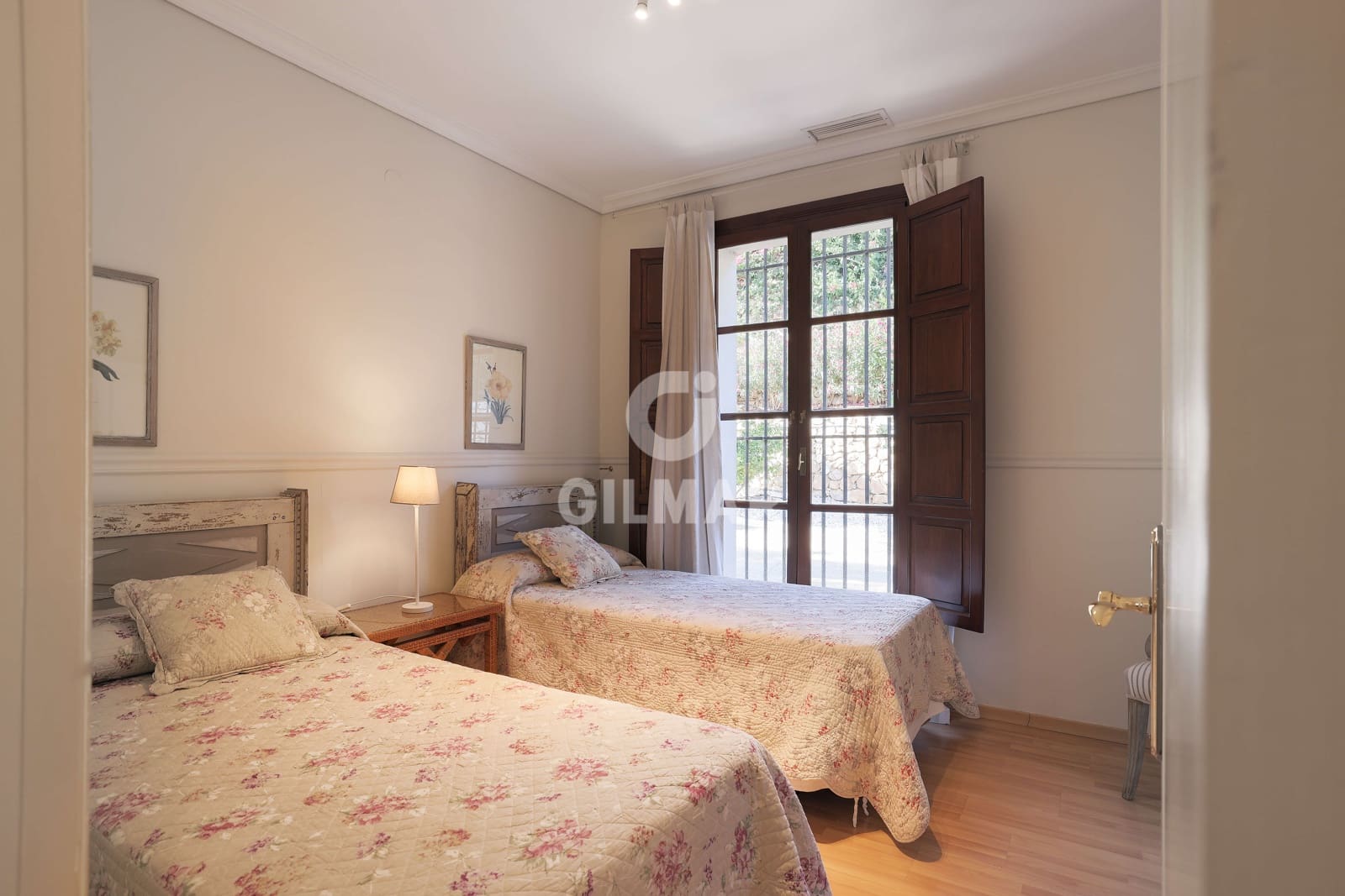 5 soverom Villa til salgs i Malaga by med svømmebasseng garasje - € 1 990 000 (Ref: 9219565)