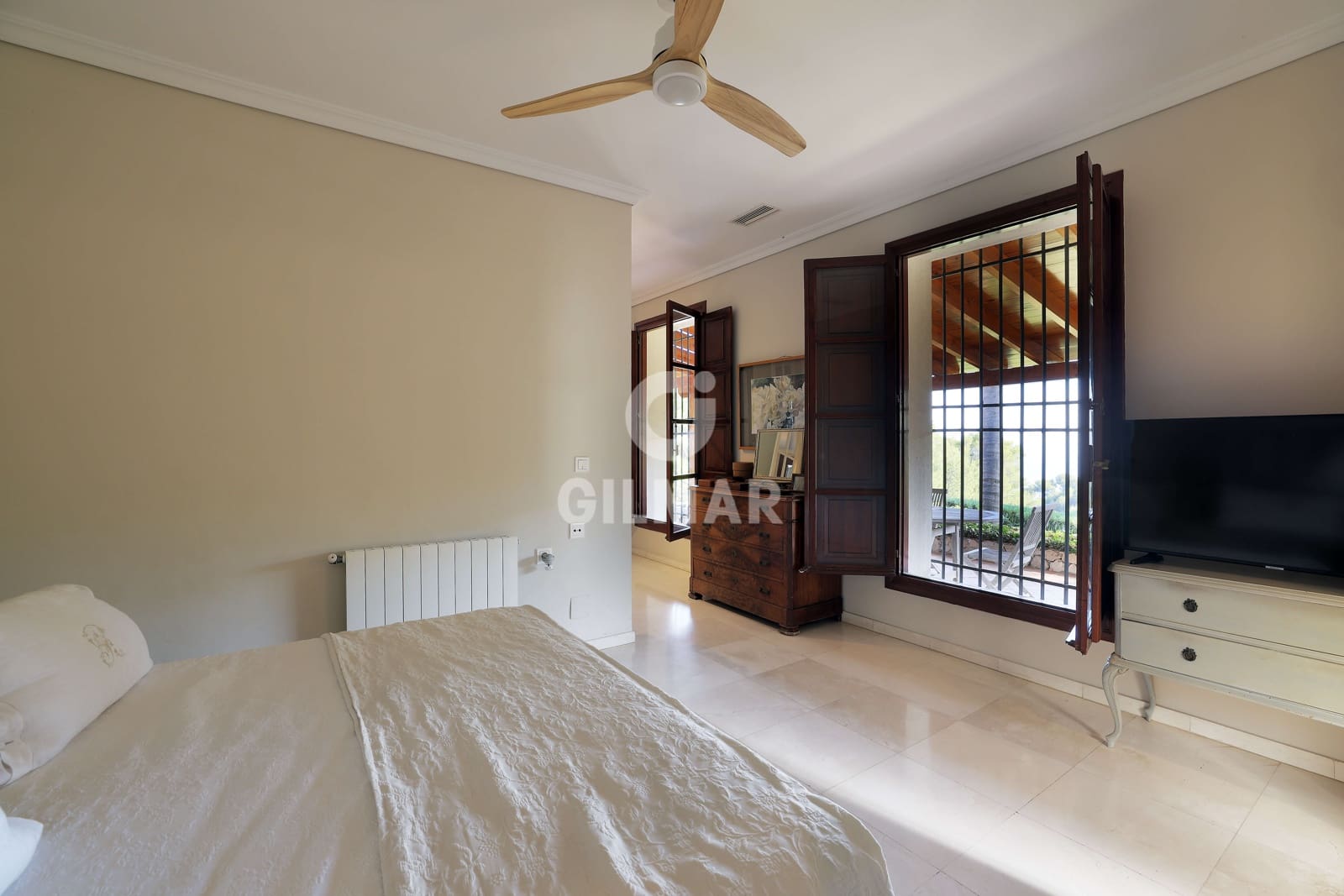 5 soverom Villa til salgs i Malaga by med svømmebasseng garasje - € 1 990 000 (Ref: 9219565)