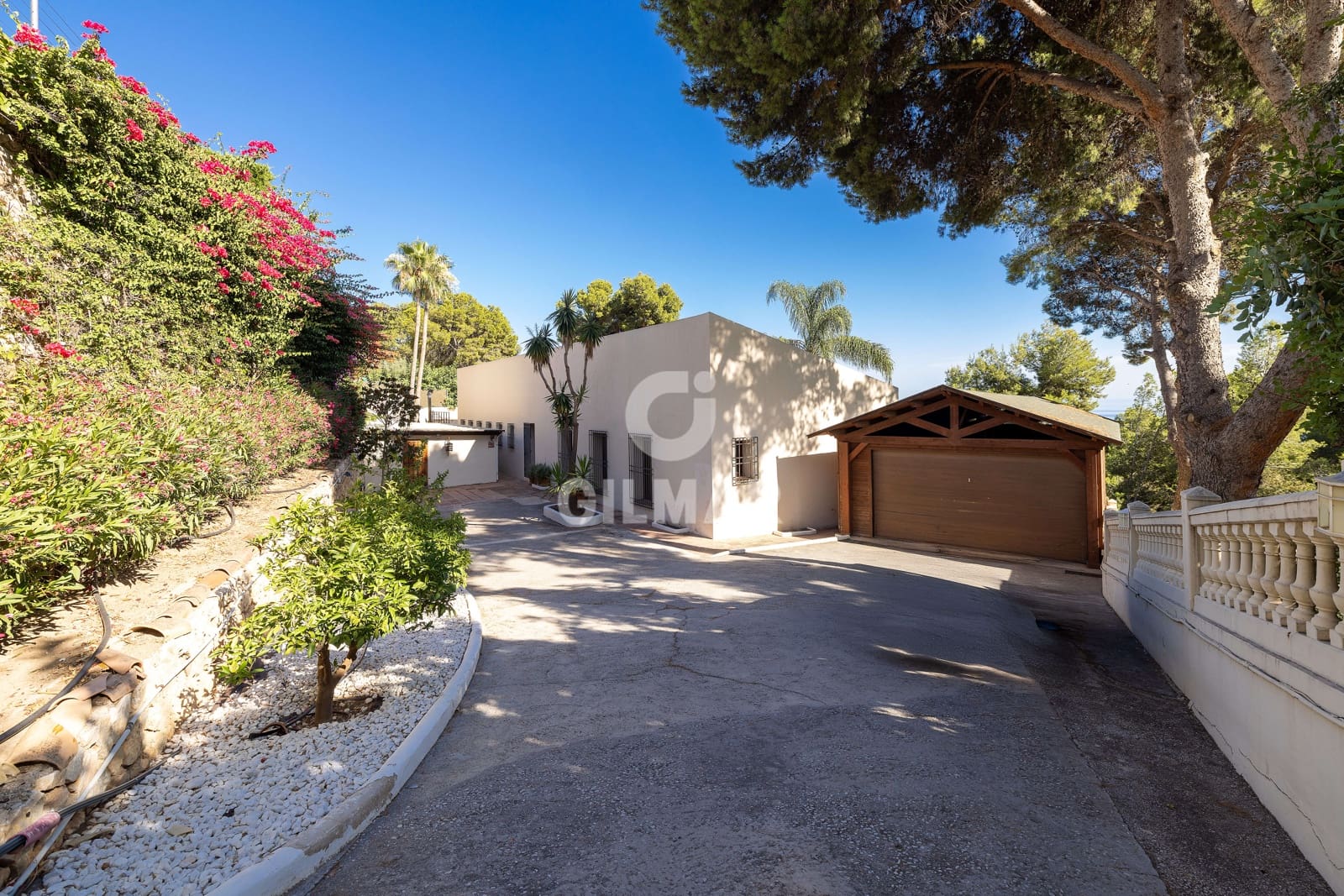 5 soverom Villa til salgs i Malaga by med svømmebasseng garasje - € 1 990 000 (Ref: 9219565)