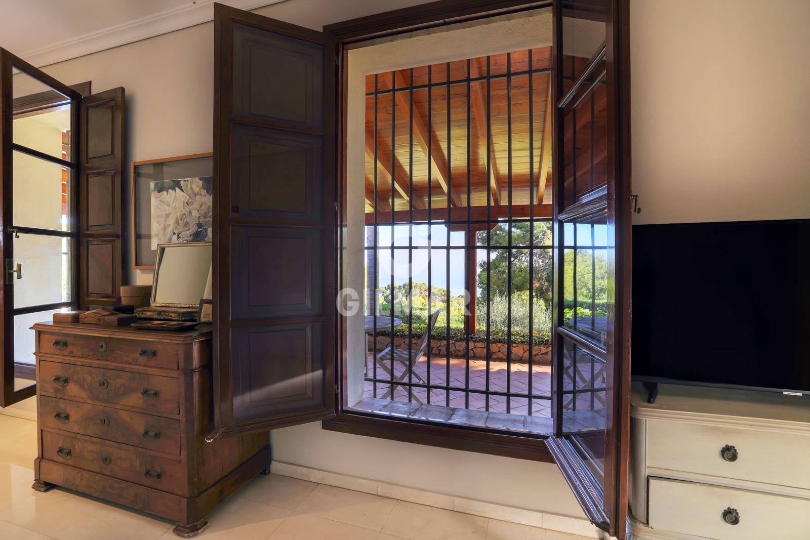 5 soverom Villa til salgs i Malaga by med svømmebasseng garasje - € 1 990 000 (Ref: 9219565)