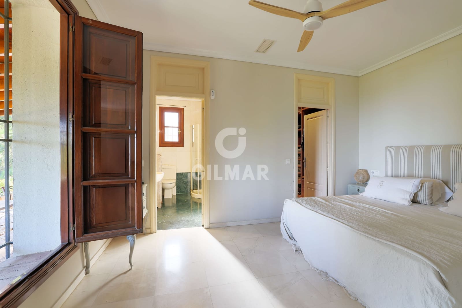 5 soverom Villa til salgs i Malaga by med svømmebasseng garasje - € 1 990 000 (Ref: 9219565)