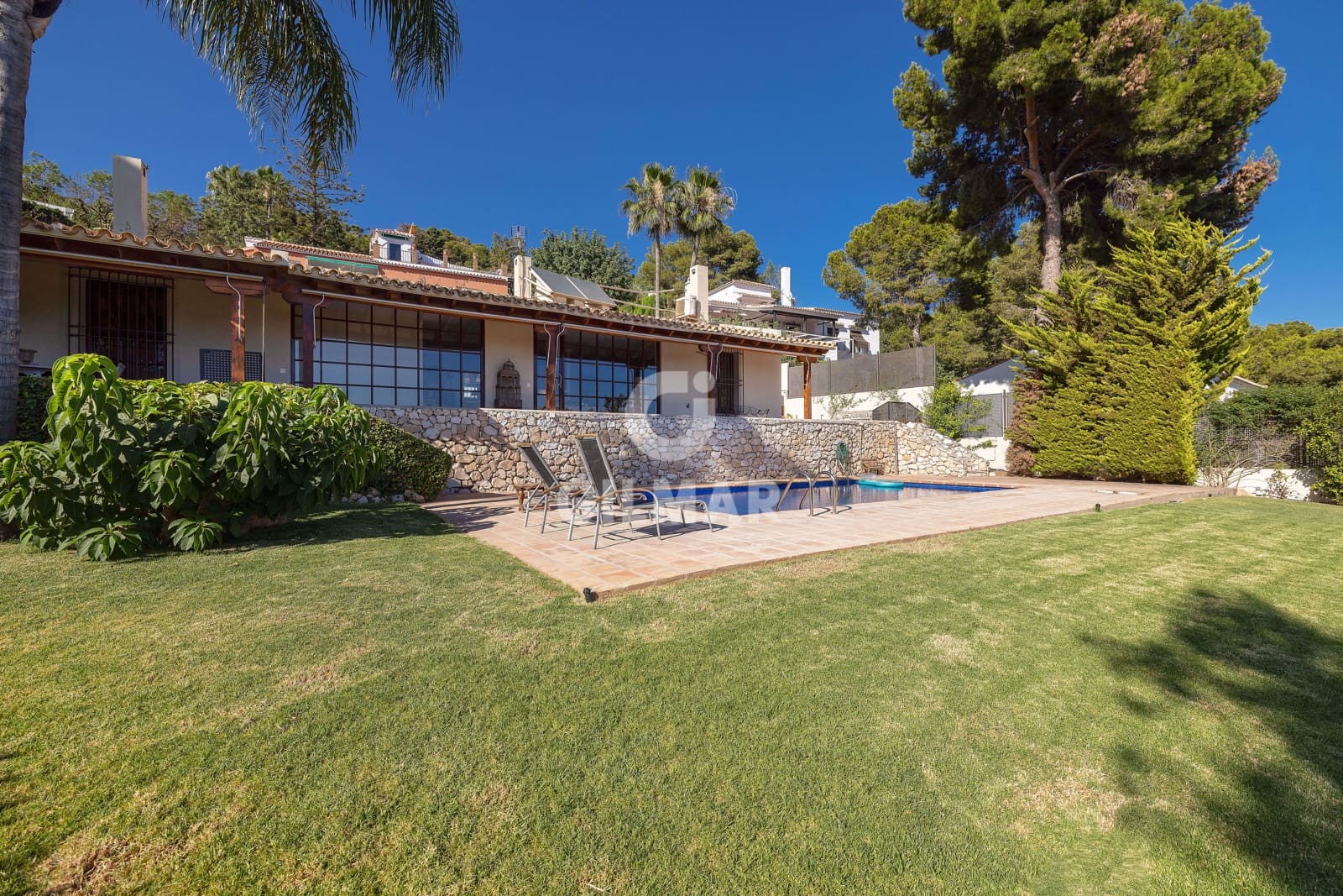 5 soverom Villa til salgs i Malaga by med svømmebasseng garasje - € 1 990 000 (Ref: 9219565)