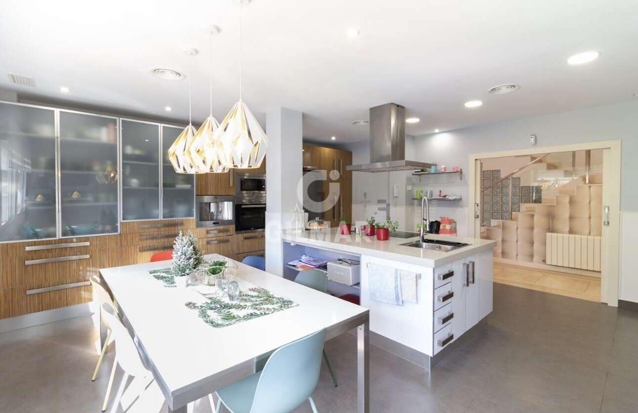 5 sypialnia Willa na sprzedaż w Miasto Malaga z basenem garażem - 1 700 000 € (Ref: 9219566)