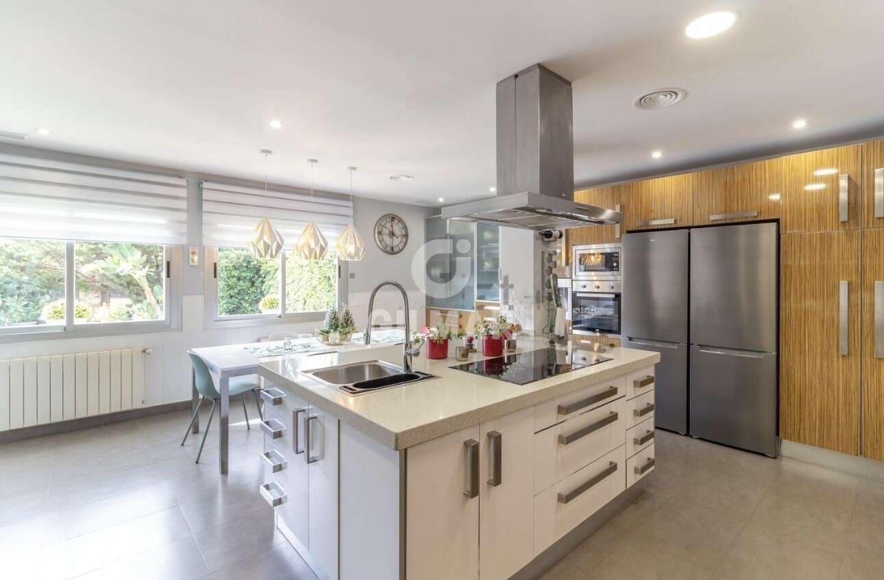 5 sypialnia Willa na sprzedaż w Miasto Malaga z basenem garażem - 1 700 000 € (Ref: 9219566)