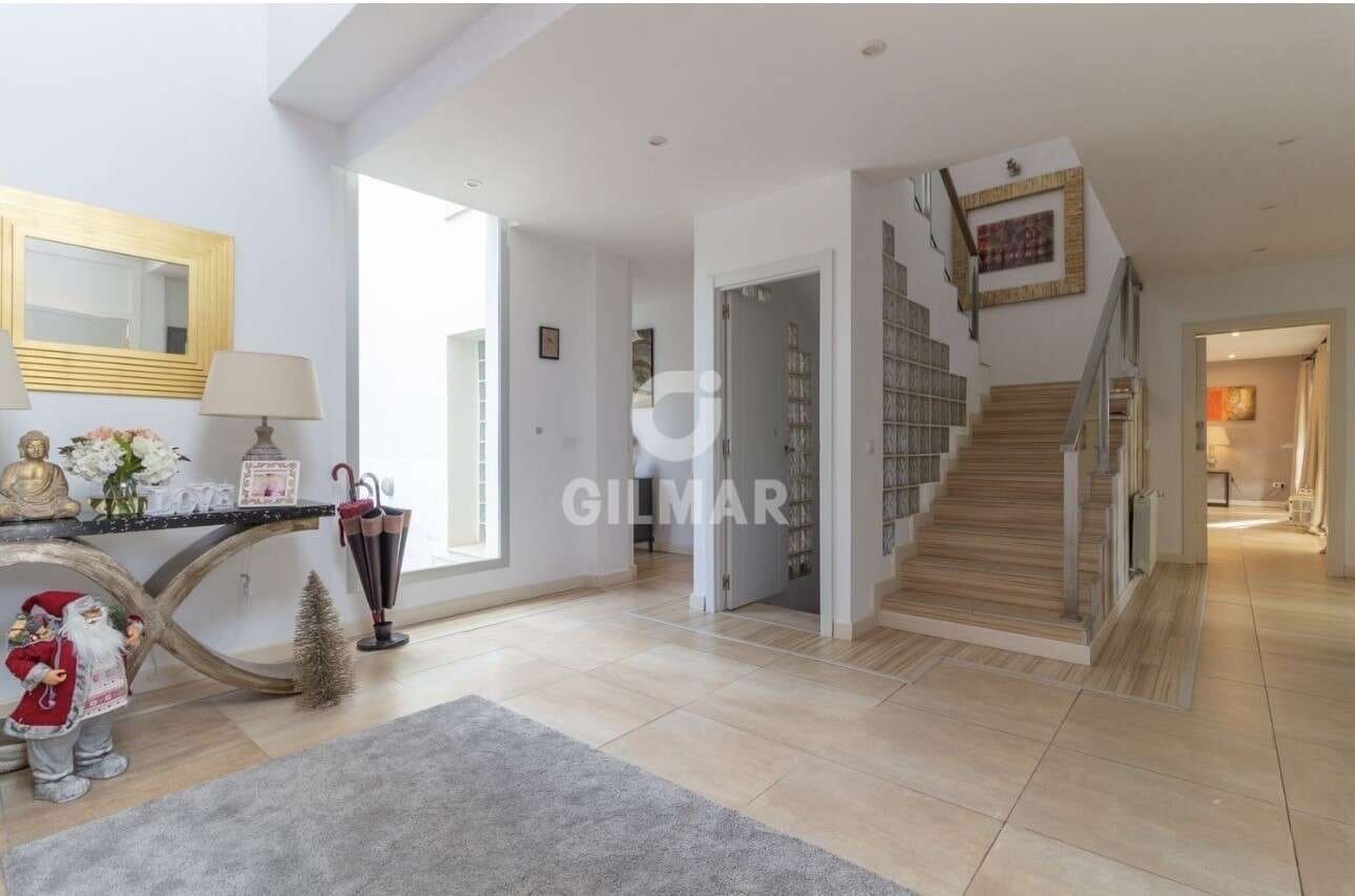 5 sypialnia Willa na sprzedaż w Miasto Malaga z basenem garażem - 1 700 000 € (Ref: 9219566)