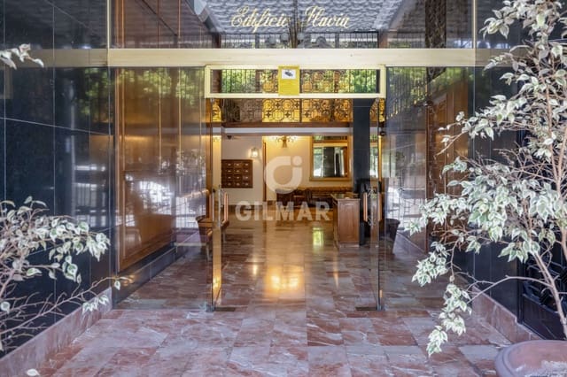 Piso de 4 habitaciones en La Malagueta, Málaga ciudad en venta con piscina - 1.200.000 € (Ref: 9219568)