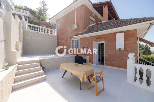 5 chambre Villa/Maison à vendre à El Atabal, Malaga ville avec garage - 750 000 € (Ref: 9219569)