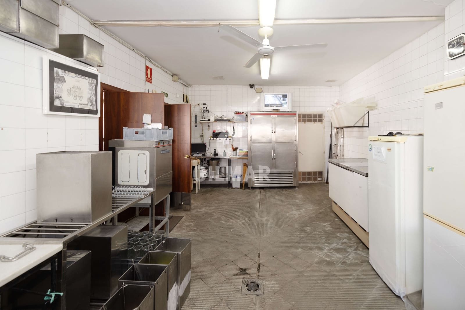 Kommersiell til salgs i Malaga by - € 950 000 (Ref: 9219573)