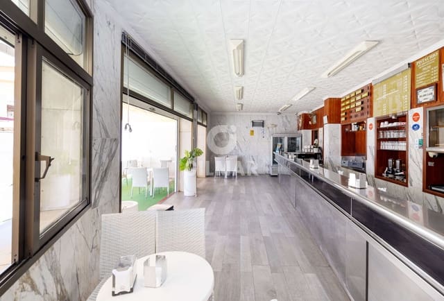 Kommersiell til salgs i Pedregalejo, Málaga by - € 950 000 (Ref: 9219573)