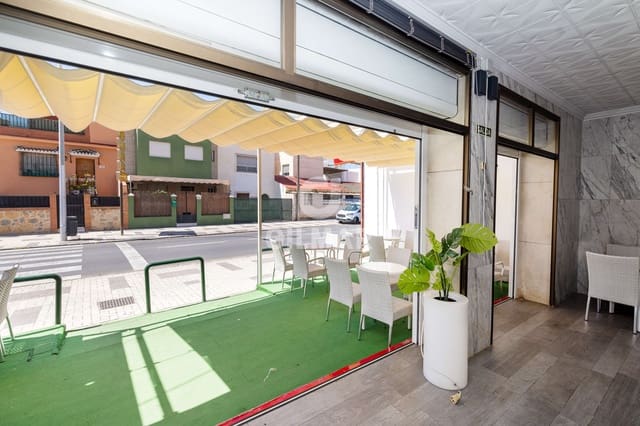 Kommersiell til salgs i Pedregalejo, Málaga by - € 950 000 (Ref: 9219573)