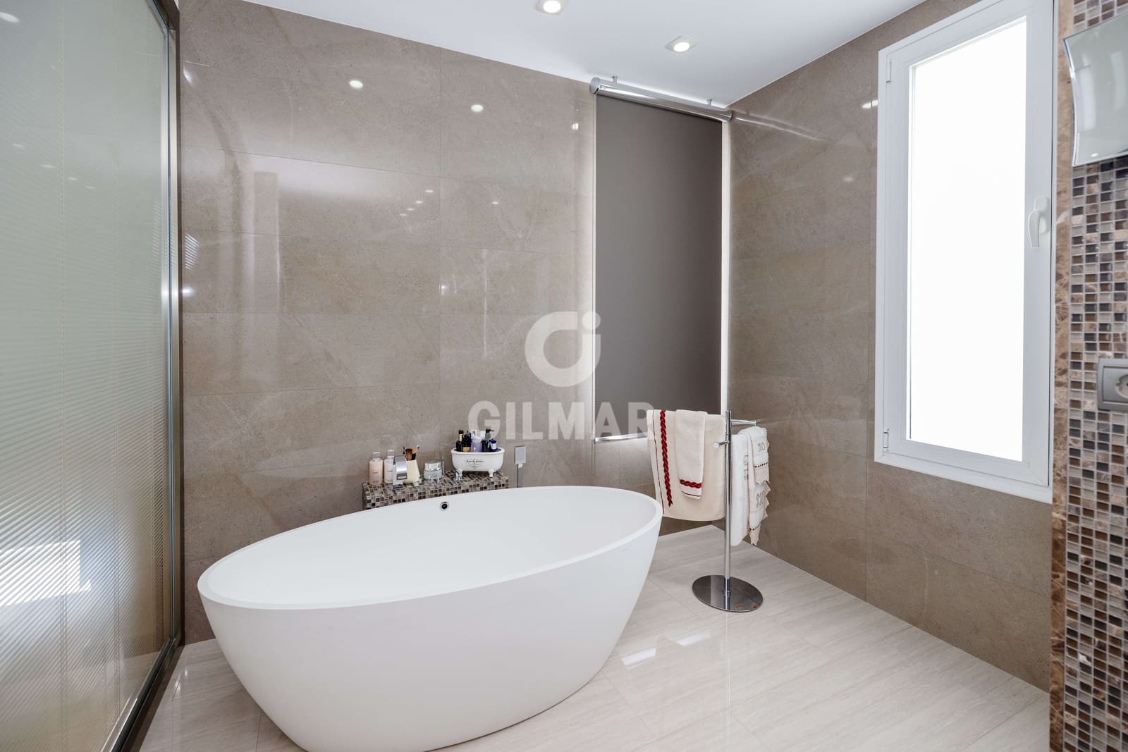 5 sypialnia Willa na sprzedaż w Churriana z basenem garażem - 2 400 000 € (Ref: 9219575)