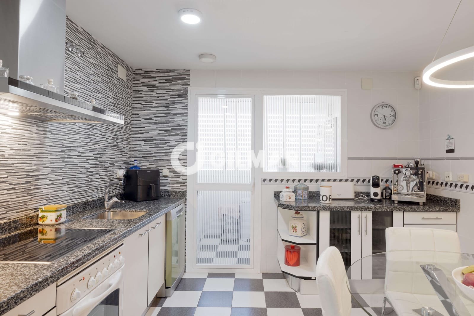 5 soveværelse Lejlighed til salg i Malaga by med swimmingpool garage - € 1.200.000 (Ref: 9219577)