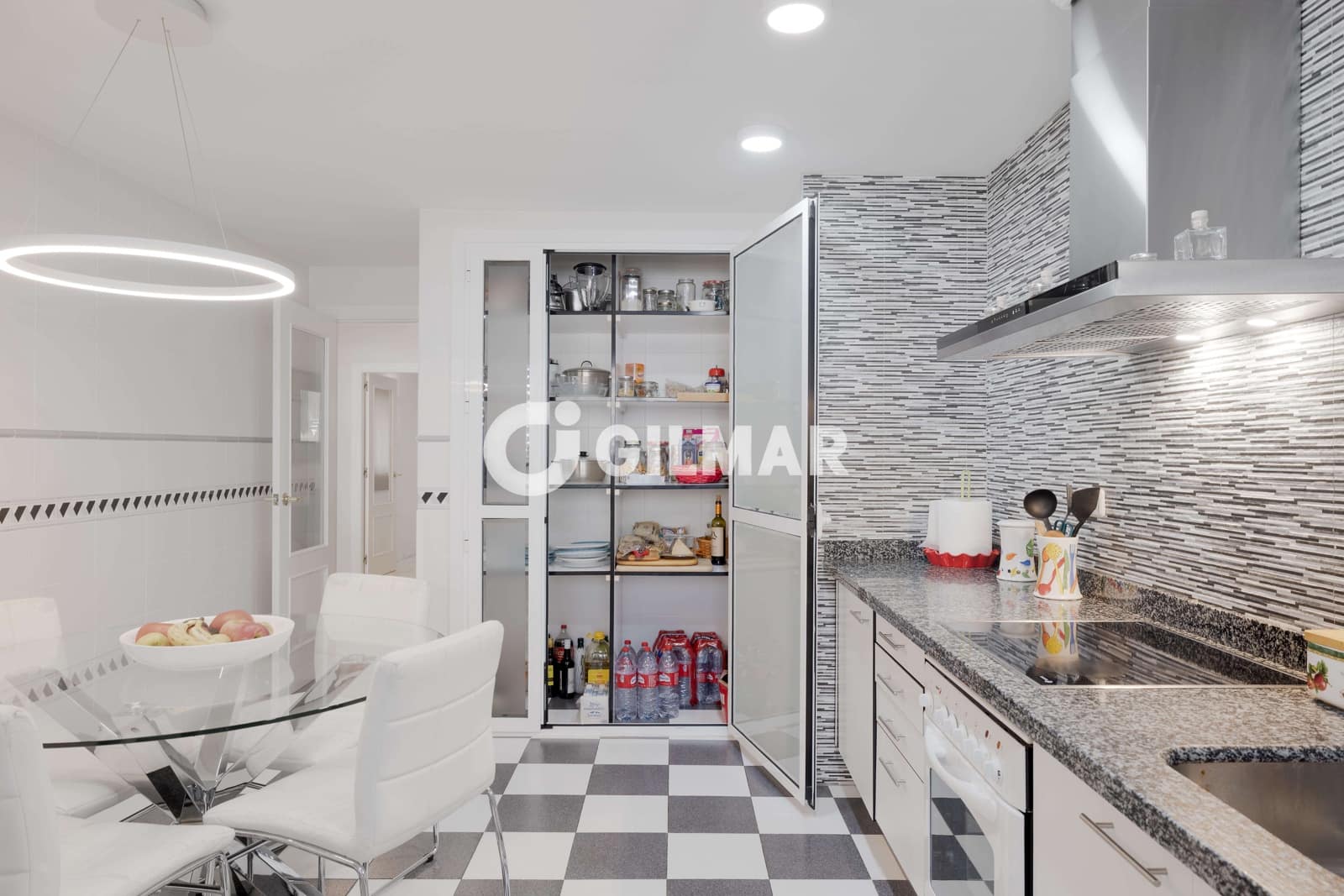 5 soveværelse Lejlighed til salg i Malaga by med swimmingpool garage - € 1.200.000 (Ref: 9219577)