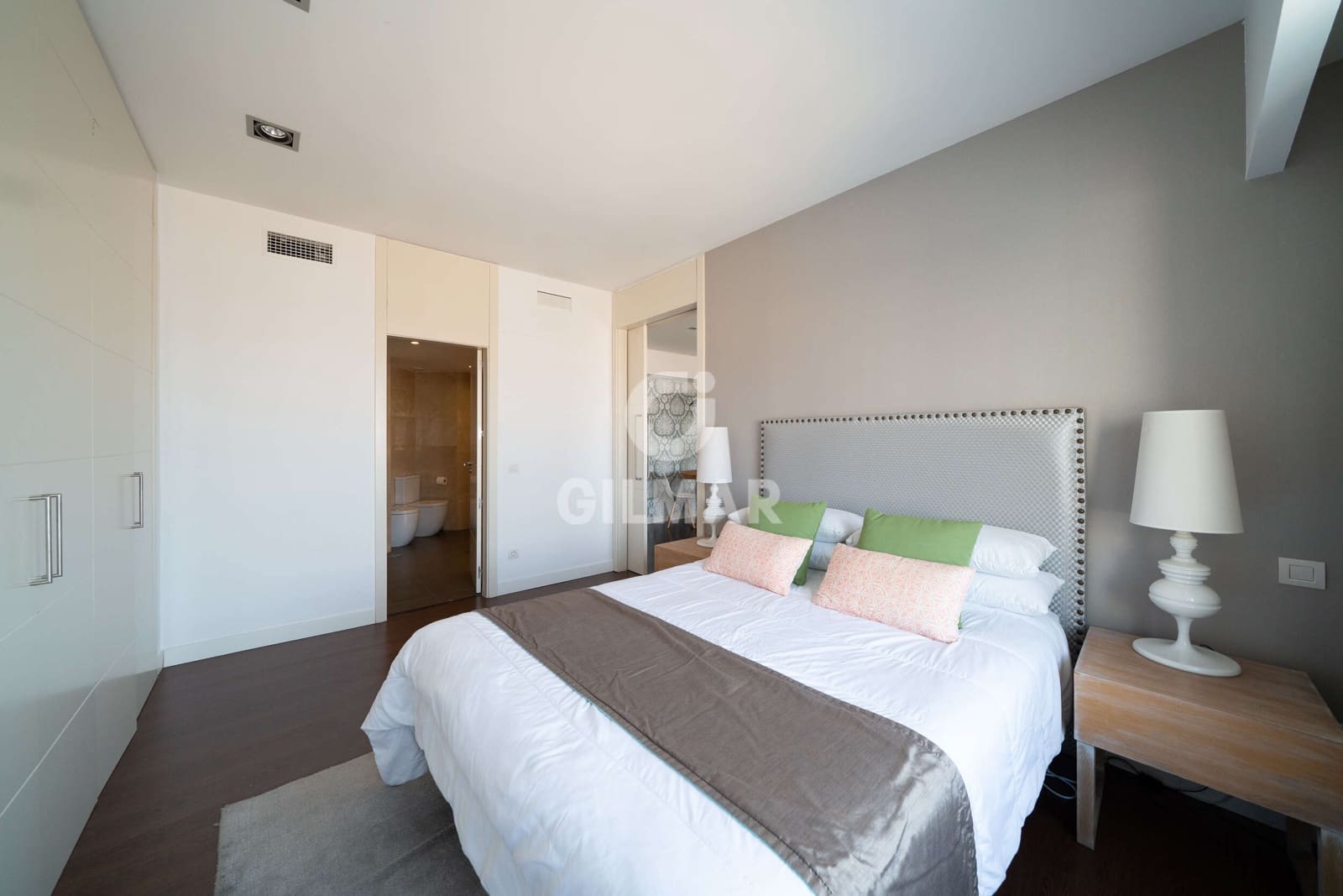 2 soveværelse Lejlighed til salg i Madrid by med swimmingpool - € 1.270.000 (Ref: 9219579)