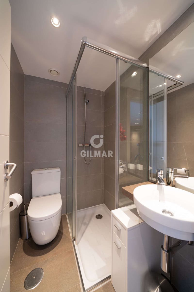 2 soveværelse Lejlighed til salg i Madrid by med swimmingpool - € 1.270.000 (Ref: 9219579)