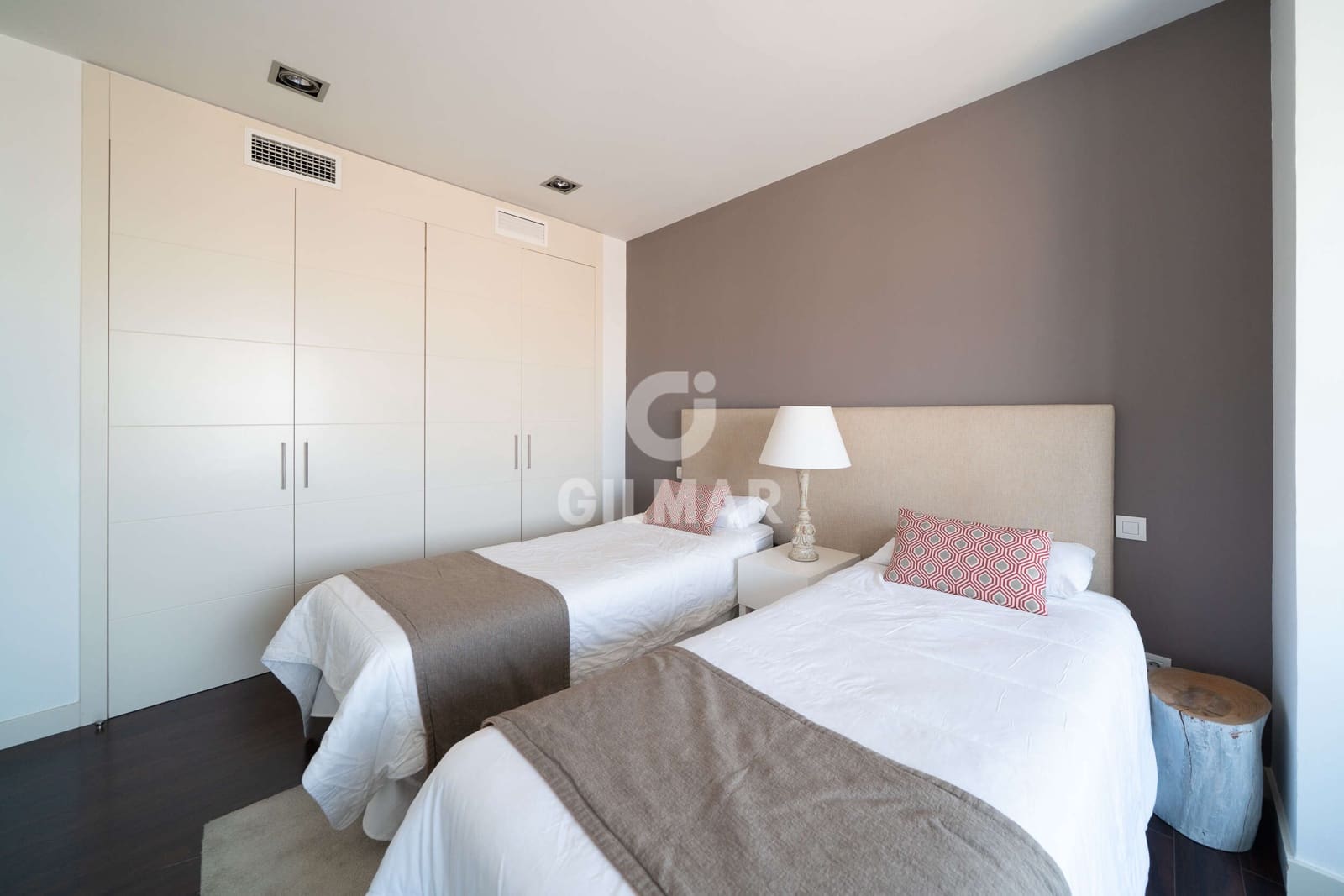 2 soveværelse Lejlighed til salg i Madrid by med swimmingpool - € 1.270.000 (Ref: 9219579)