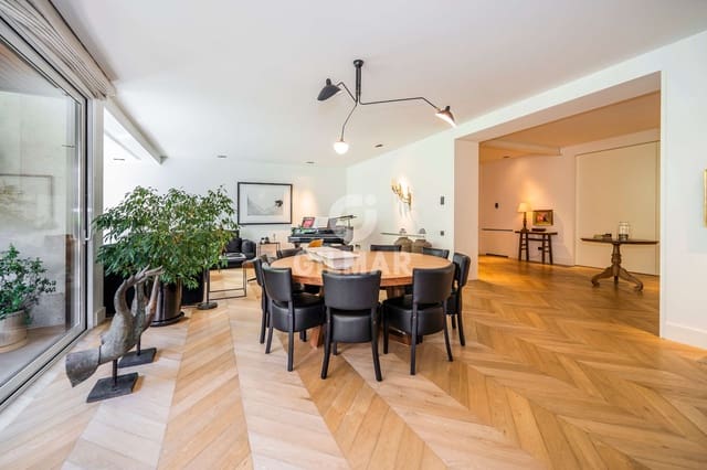 5 soveværelse Lejlighed til salg i Almagro, Madrid by med garage - € 4.200.000 (Ref: 9219584)