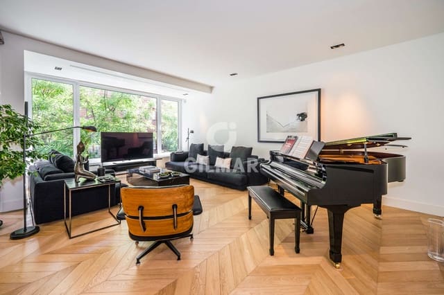 5 soveværelse Lejlighed til salg i Almagro, Madrid by med garage - € 4.200.000 (Ref: 9219584)