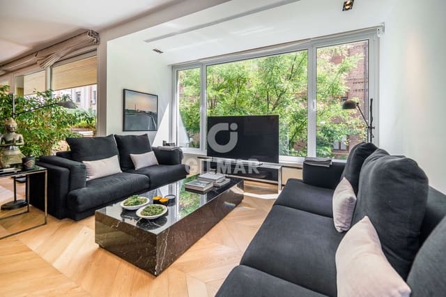 5 soveværelse Lejlighed til salg i Almagro, Madrid by med garage - € 4.200.000 (Ref: 9219584)
