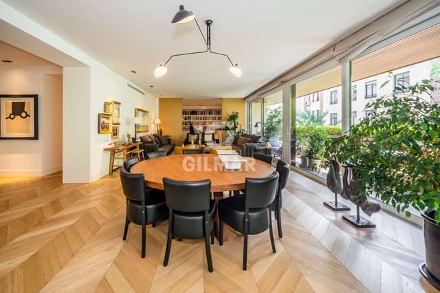 5 soveværelse Lejlighed til salg i Almagro, Madrid by med garage - € 4.200.000 (Ref: 9219584)