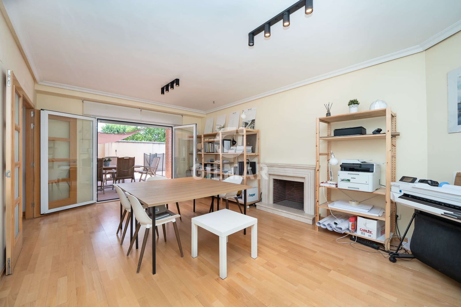 4 bedroom Villa for sale in Madrid city with pool garage - € 999,000 (Ref: 9223654)