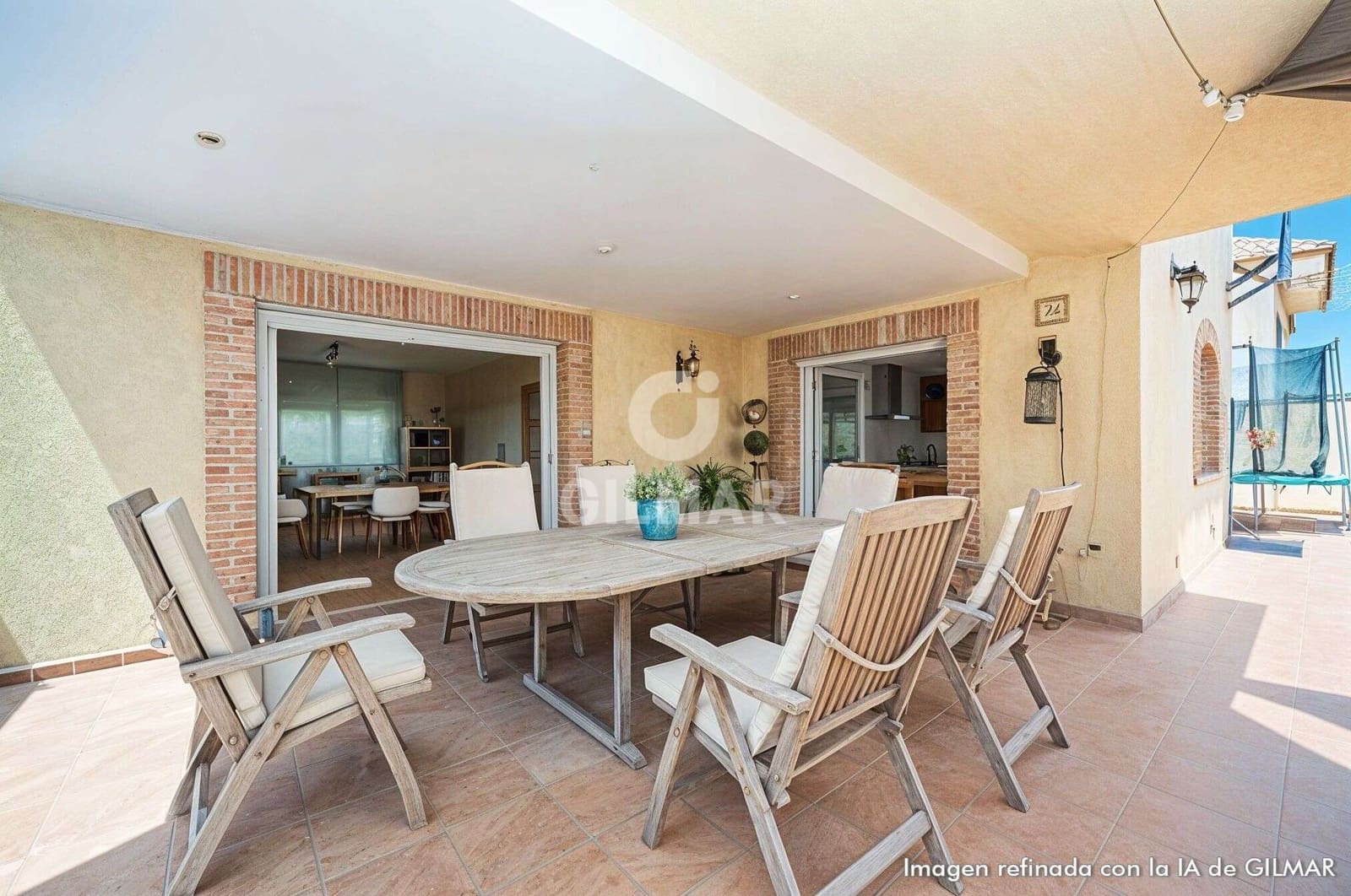 4 bedroom Villa for sale in Madrid city with pool garage - € 999,000 (Ref: 9223654)