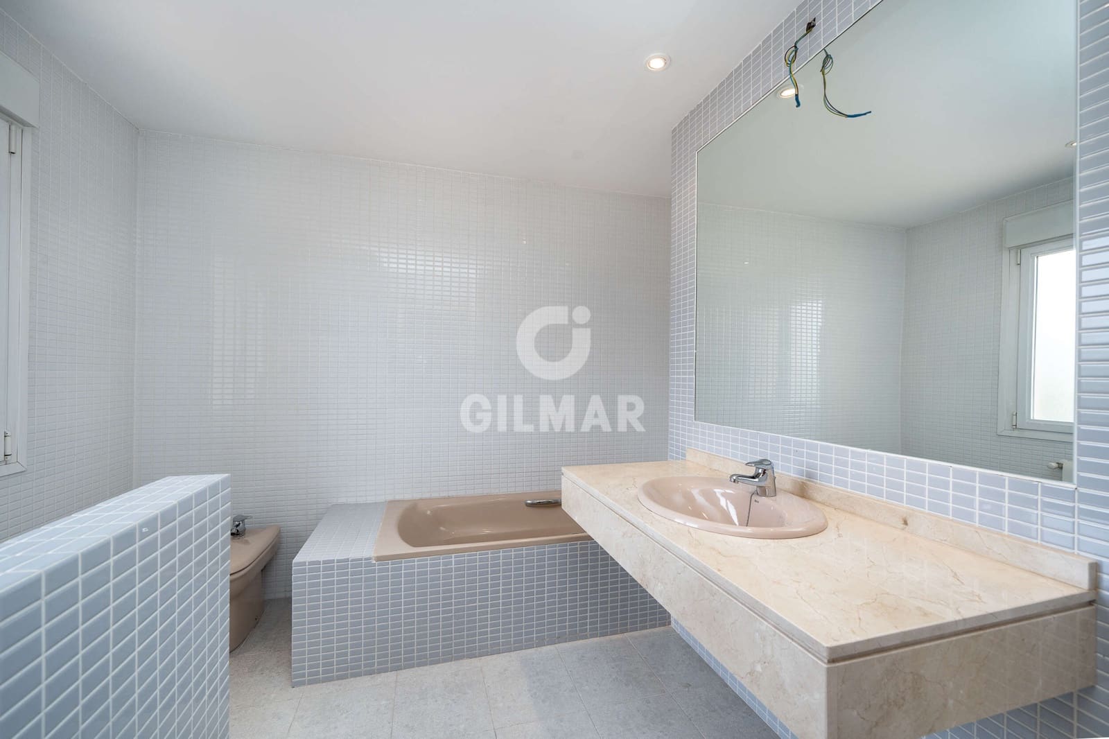 4 bedroom Villa for sale in Madrid city with pool garage - € 999,000 (Ref: 9223654)