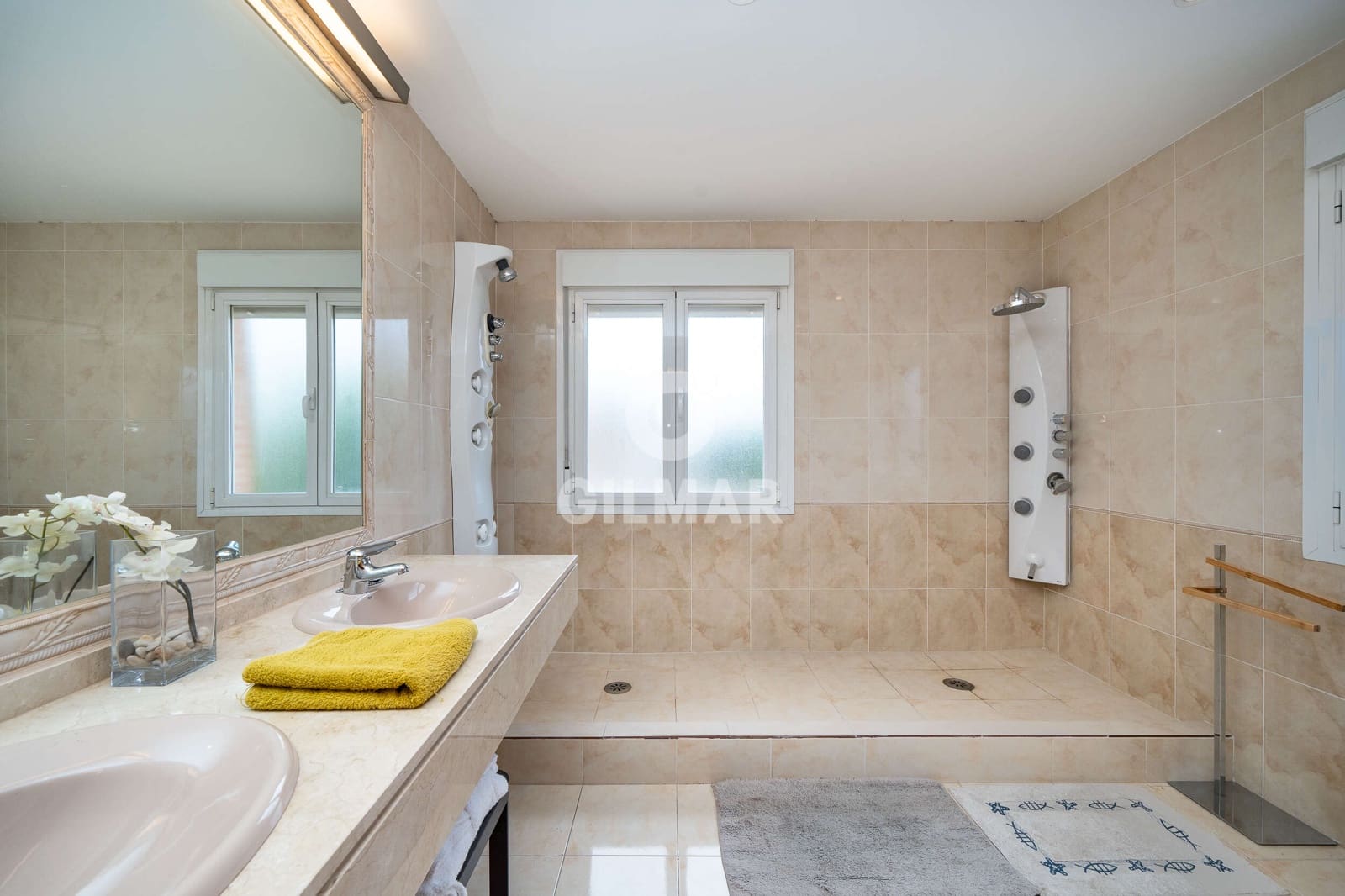 4 bedroom Villa for sale in Madrid city with pool garage - € 999,000 (Ref: 9223654)