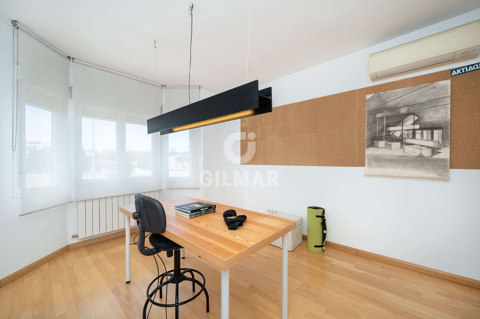 4 bedroom Villa for sale in Madrid city with pool garage - € 999,000 (Ref: 9223654)