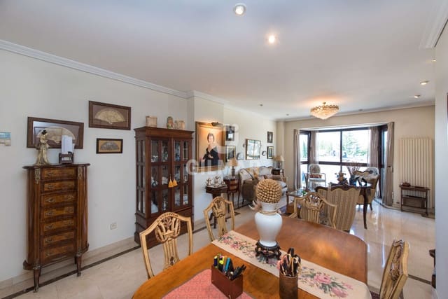 3 bedroom Flat for sale in Piovera, Madrid city with pool garage - € 1,250,000 (Ref: 9223655)