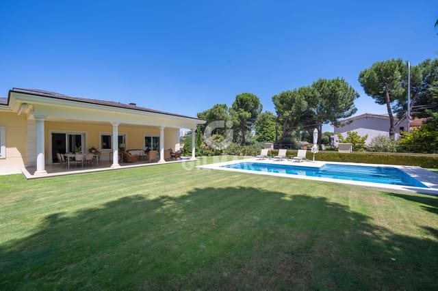 5 bedroom Villa for sale in Piovera, Madrid city with pool garage - € 6,700,000 (Ref: 9223657)