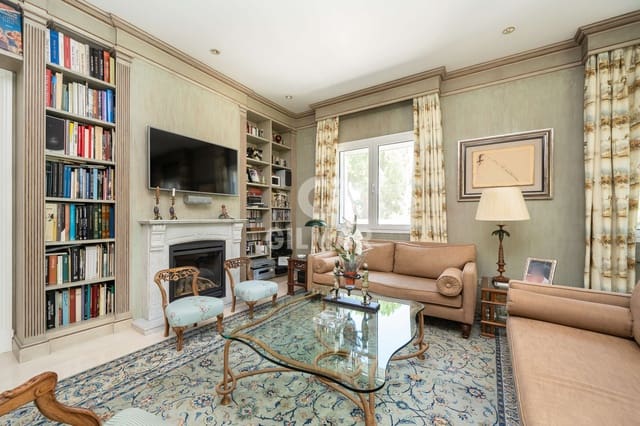 5 bedroom Villa for sale in Piovera, Madrid city with pool garage - € 6,700,000 (Ref: 9223657)