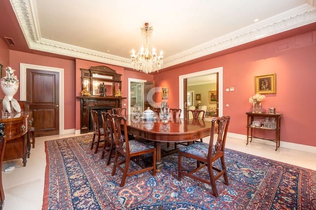 5 bedroom Villa for sale in Piovera, Madrid city with pool garage - € 6,700,000 (Ref: 9223657)