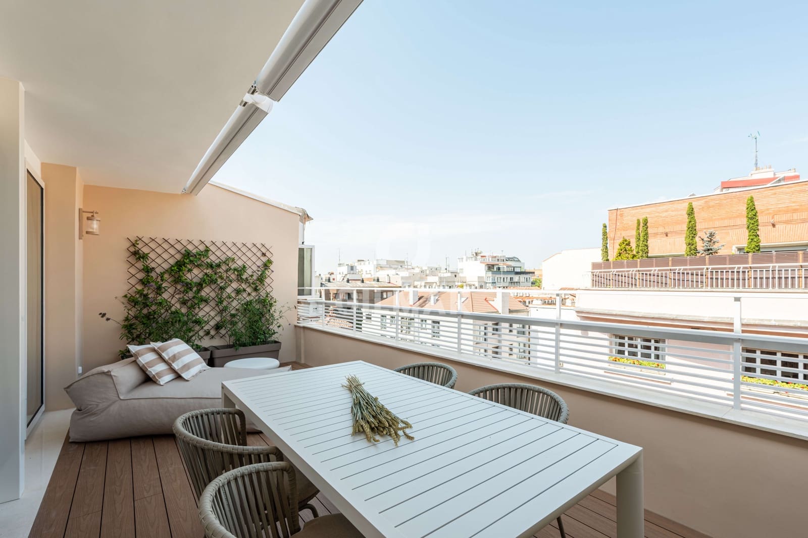 2 soveværelse Penthouse til salg i Madrid by med garage - € 2.370.000 (Ref: 9224229)