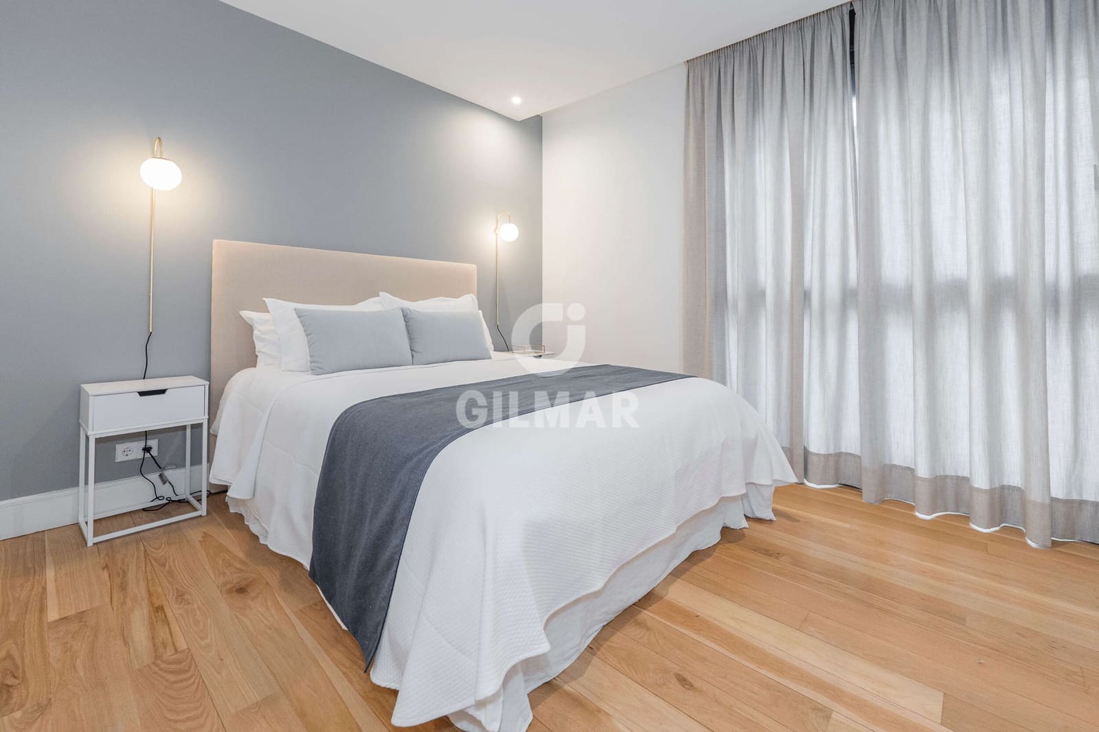 2 soverom Leilighet til salgs i Madrid by med svømmebasseng garasje - € 1 760 000 (Ref: 9224233)