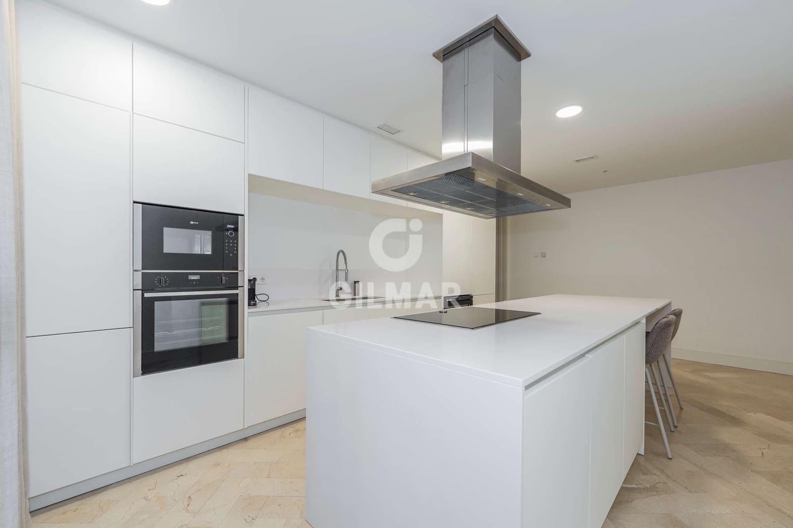 2 soverom Leilighet til salgs i Madrid by med svømmebasseng garasje - € 1 760 000 (Ref: 9224233)