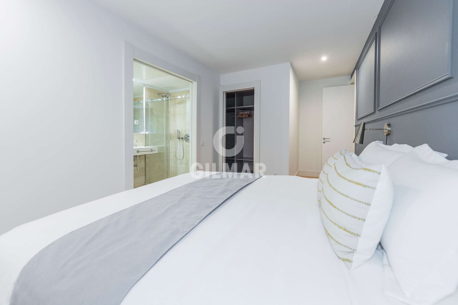 2 soverom Leilighet til salgs i Madrid by med svømmebasseng garasje - € 1 760 000 (Ref: 9224233)