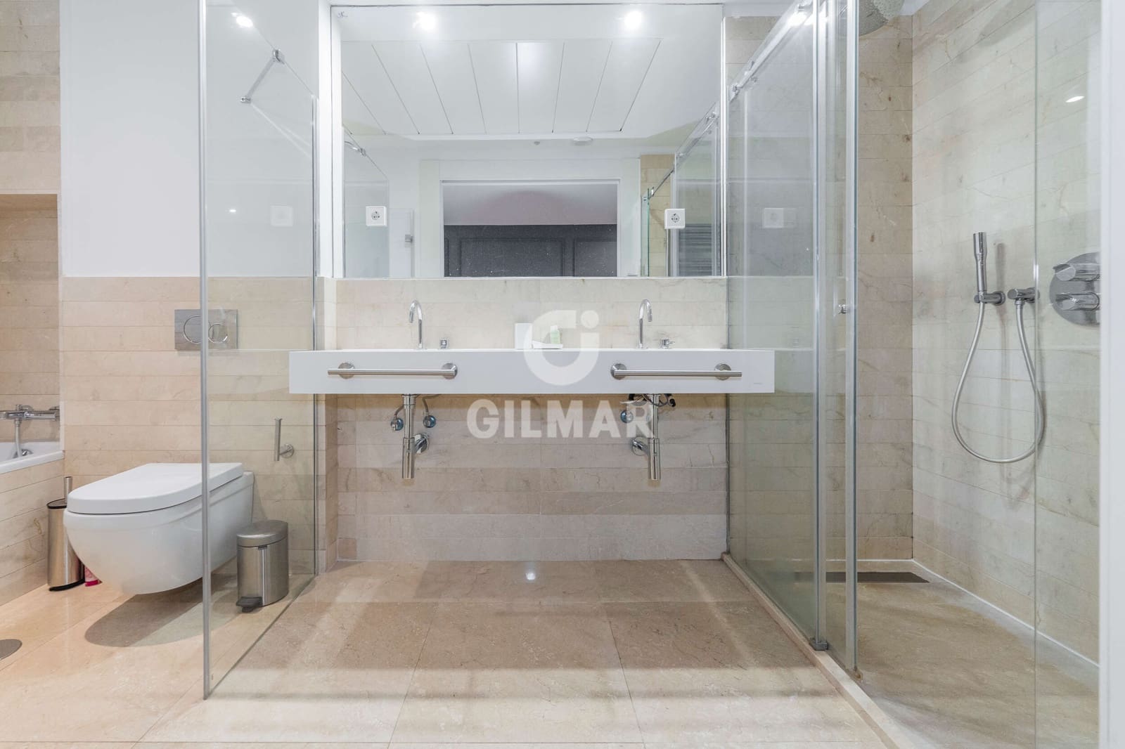 2 soverom Leilighet til salgs i Madrid by med svømmebasseng garasje - € 1 760 000 (Ref: 9224233)