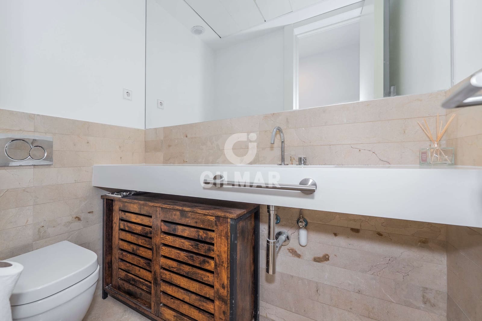 2 soverom Leilighet til salgs i Madrid by med svømmebasseng garasje - € 1 760 000 (Ref: 9224233)