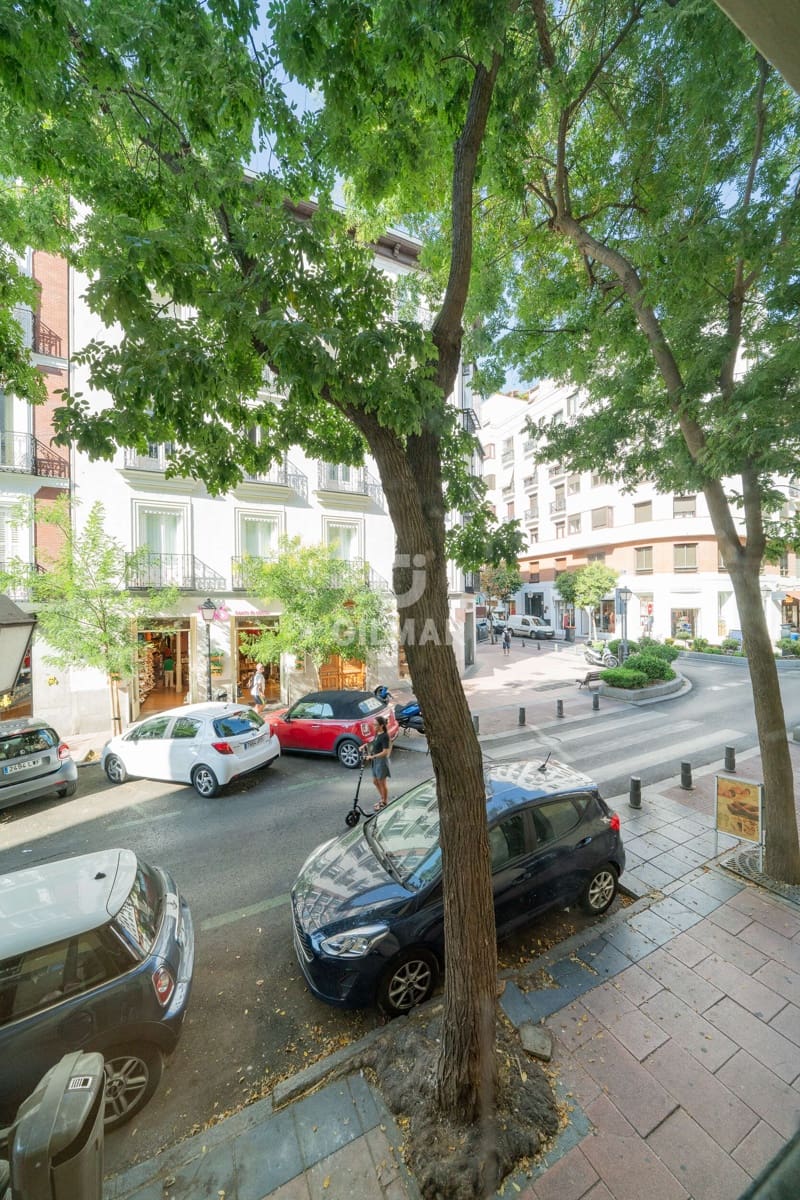 3 soveværelse Lejlighed til salg i Madrid by - € 1.800.000 (Ref: 9224238)