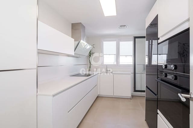 4 sypialnia Penthouse na sprzedaż w Mairena del Aljarafe z basenem garażem - 695 000 € (Ref: 9227617)