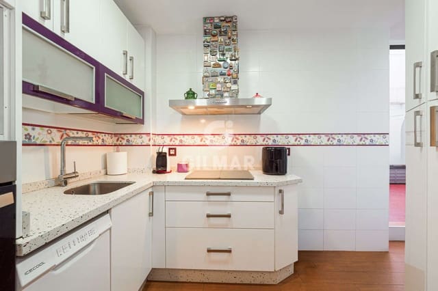 3 bedroom Flat for sale in San Julián, Seville city - € 398,000 (Ref: 9227619)